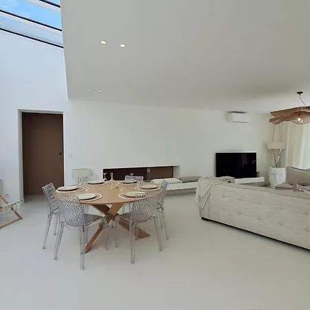 Casa Bianca - D'architecte Avec Piscine Дом отдыха Лёкат