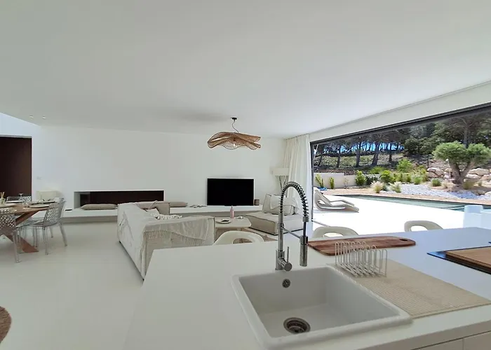 Casa Bianca - D'architecte Avec Piscine * Лёкат
